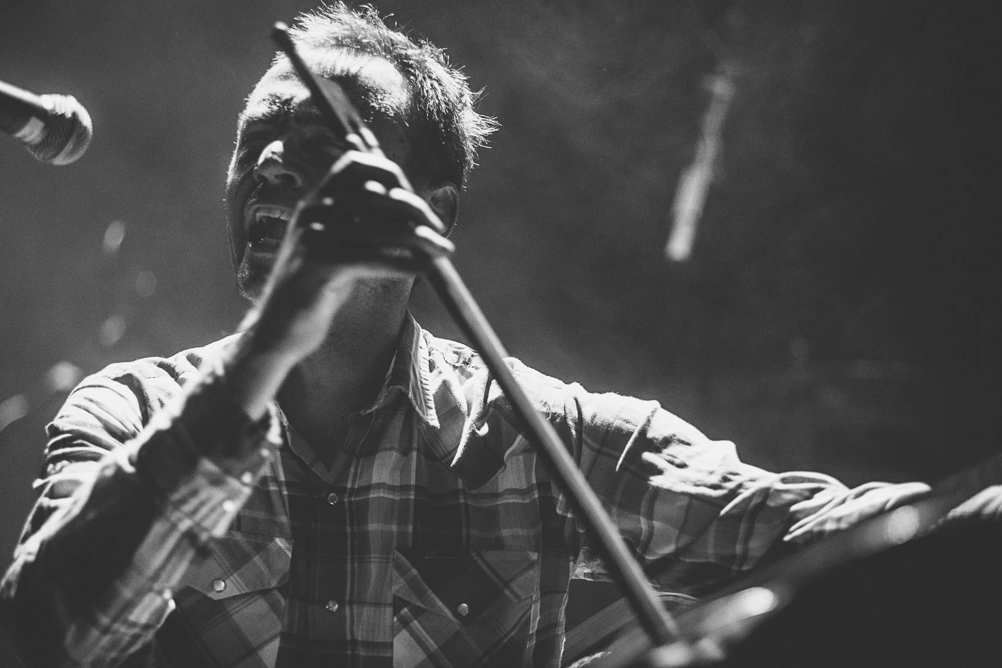 Pete Cohen performing